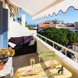 https://penthouse-antibes-apartment.fr-provencehotel.com